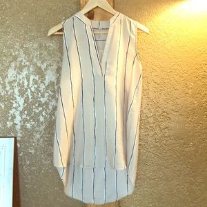 Women's size small sleeveless shirt cute like new